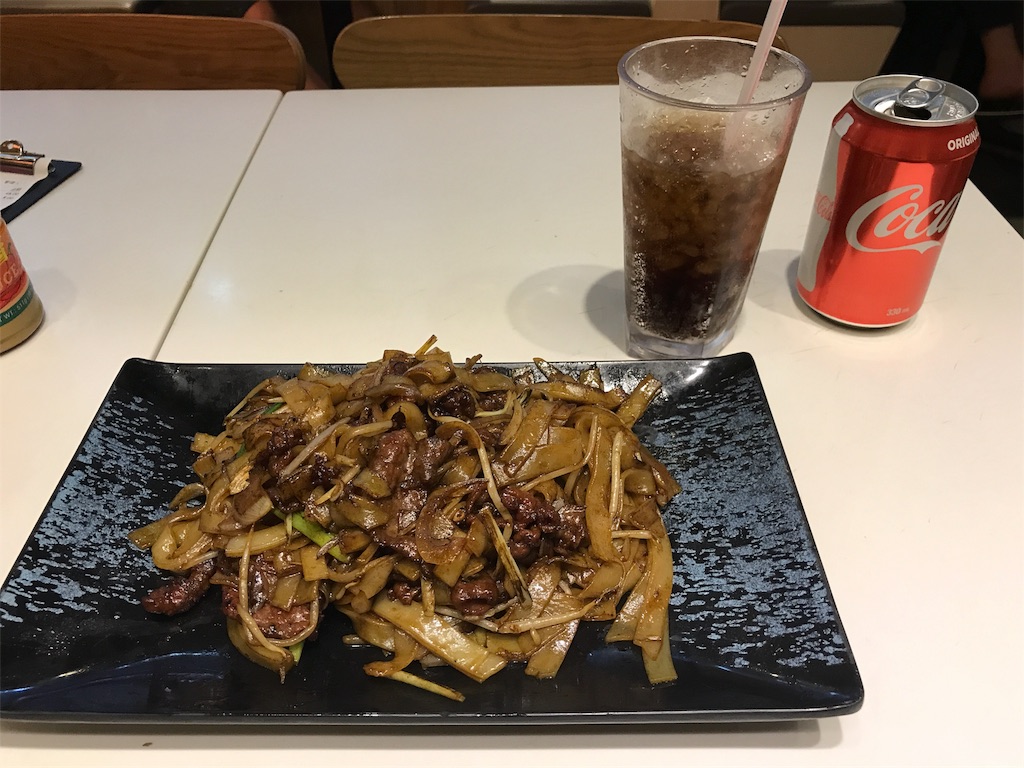 焼きそばとコーラ