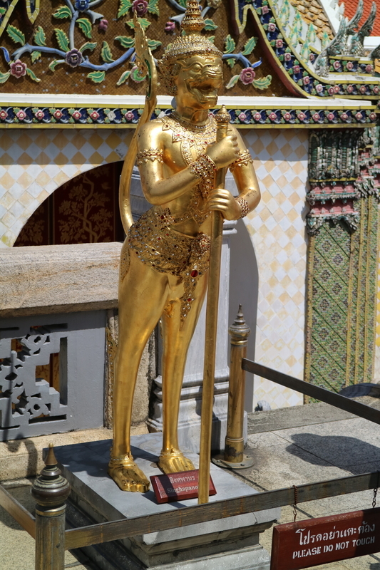 金の銅像