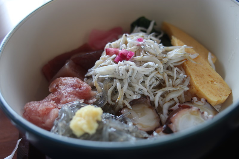 長谷食堂　三色丼