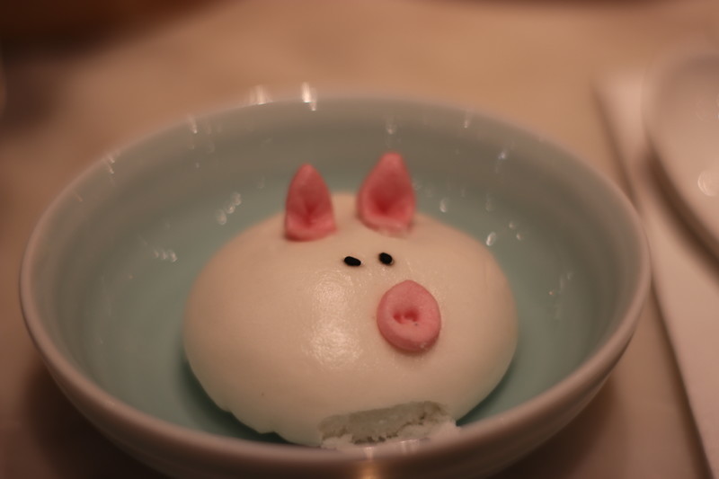 香港「YUM CHA 尖沙咀」レストラン豚