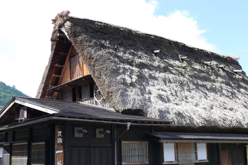 世界遺産「白川郷」合掌造りへ宿泊も可能