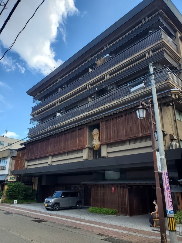 石川県 山代温泉「葉渡莉」木の温もりを感じられる旅館へ宿泊してみた【宿泊レビュー】