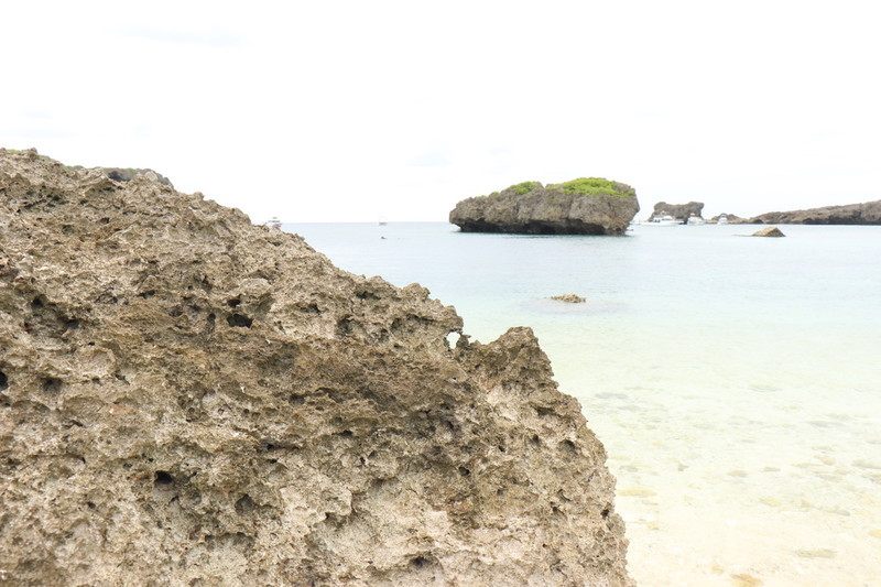 伊良部島にある半円形のビーチ 「カヤッファ 中の島ビーチ」へ