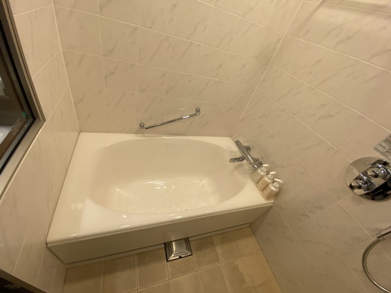 ザロイヤルパークホテル福岡 スタンダートツインルームのバスルーム・トイレ