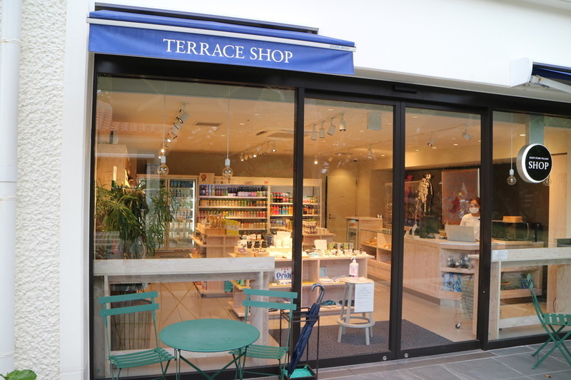 フサキビーチリゾート ホテル&ヴィラズの売店「TERRACE SHOP」(サウスウィング棟寄り)