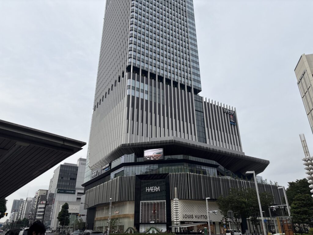 なぜ世界のグルメ旅人が「エビフライサンド」を求めて大須へ集うのか？ 2026年、名古屋「コンパル」が魅せる昭和レトロと濃密コーヒーの圧倒的熱量